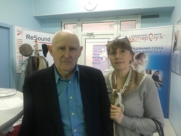 87-летний Густав Бетке получил современный слуховой аппарат по благотворительной акции